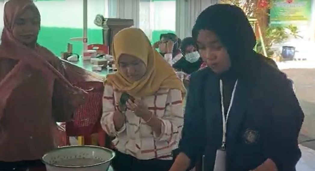Remaja Sidobandung Antusias Pelajari UU ITE dan Hidroponik bersama Mahasiswa MMD UB